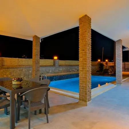Artan 1 / Yesiluezuemlue Hotell